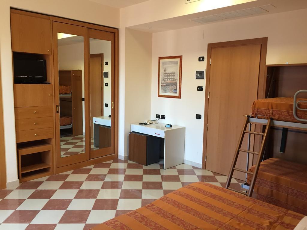 Hotel Fiorella Senigallia Pokoj fotografie